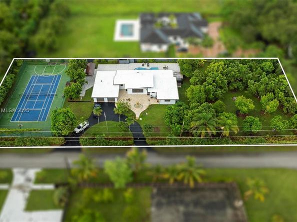 6539 SW 84 Ave, Miami FL 33143