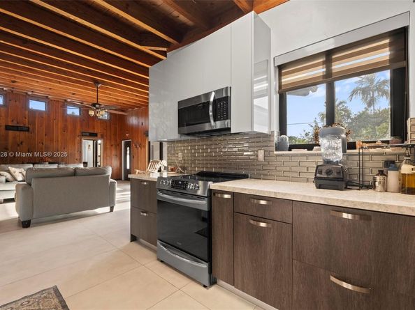 6539 SW 84 Ave, Miami FL 33143