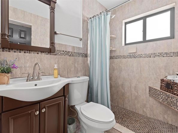 6539 SW 84 Ave, Miami FL 33143