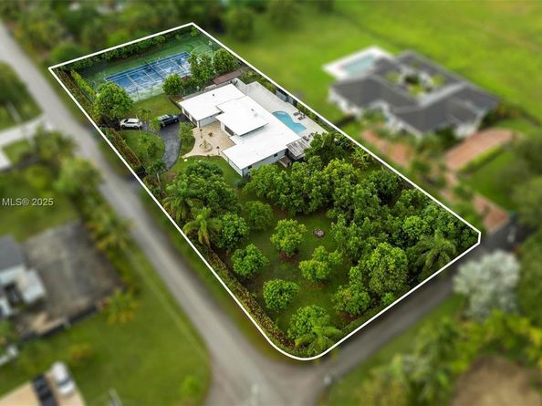 6539 SW 84 Ave, Miami FL 33143