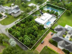 6539 SW 84 Ave, Miami FL 33143
