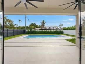 2725 SW 65th Ave, Miami FL 33155