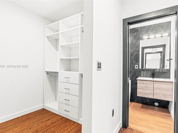 1121 NW 57th St, Miami FL 33127