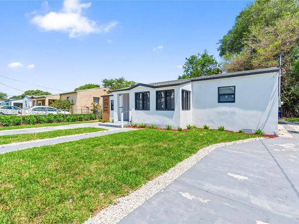 1121 NW 57th St, Miami FL 33127