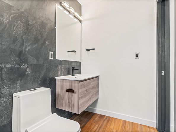 1121 NW 57th St, Miami FL 33127