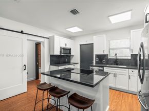 1121 NW 57th St, Miami FL 33127