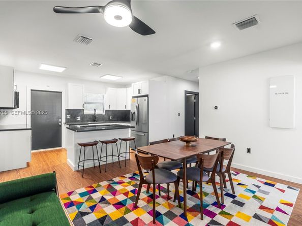 1121 NW 57th St, Miami FL 33127