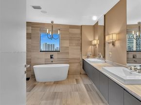 3300 NE 188th St 718, Aventura FL 33180