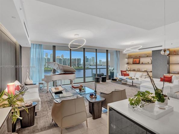 3300 NE 188th St 718, Aventura FL 33180