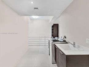 3300 NE 188th St 718, Aventura FL 33180