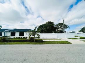 10305 SW 183rd St, Miami FL 33157