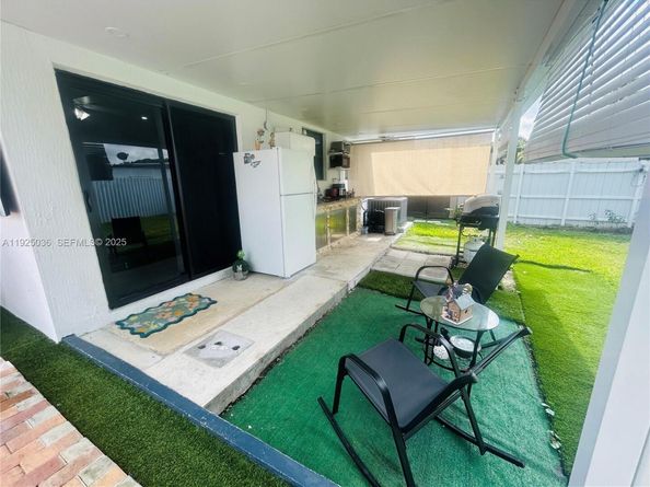 10305 SW 183rd St, Miami FL 33157