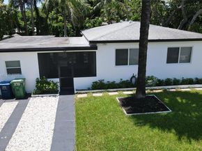 270 NE 162nd St, Miami FL 33162