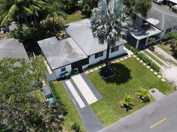 270 NE 162nd St, Miami FL 33162