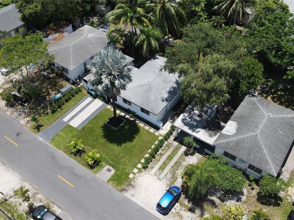 270 NE 162nd St, Miami FL 33162