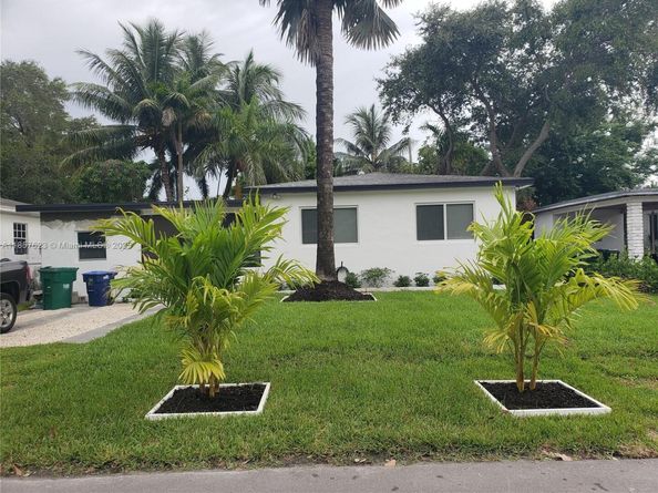 270 NE 162nd St, Miami FL 33162