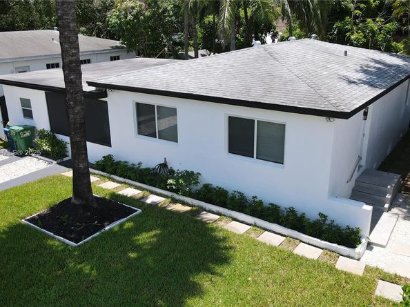 270 NE 162nd St, Miami FL 33162