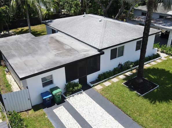 270 NE 162nd St, Miami FL 33162