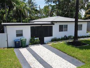 270 NE 162nd St, Miami FL 33162