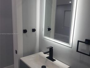 270 NE 162nd St, Miami FL 33162
