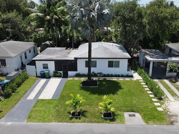 270 NE 162nd St, Miami FL 33162