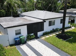 270 NE 162nd St, Miami FL 33162