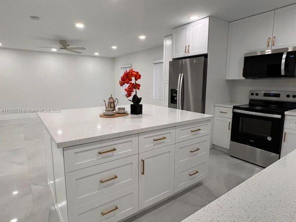2807 NW 9th St, Fort Lauderdale FL 33311