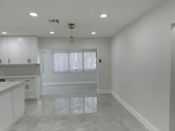2807 NW 9th St, Fort Lauderdale FL 33311