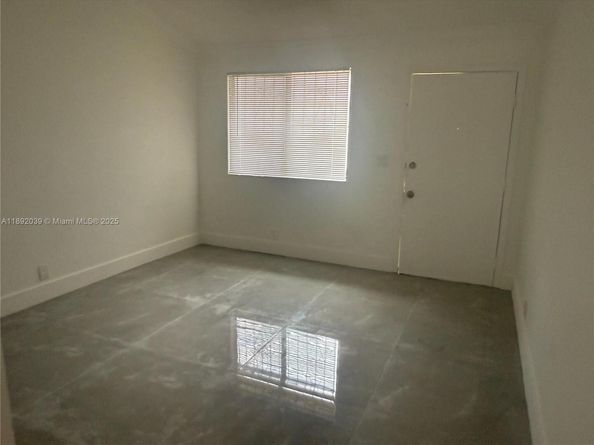 21133 NE 4th Ct, Miami FL 33179