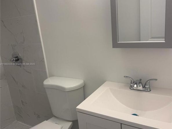 21133 NE 4th Ct, Miami FL 33179