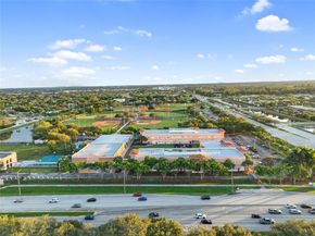 2565 Garden Ct, Cooper City FL 33026