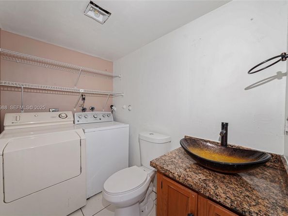 2565 Garden Ct, Cooper City FL 33026