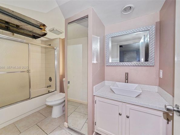 2565 Garden Ct, Cooper City FL 33026