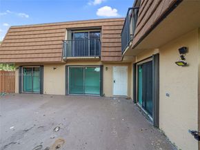 2565 Garden Ct, Cooper City FL 33026