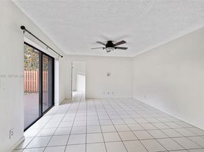 2565 Garden Ct, Cooper City FL 33026