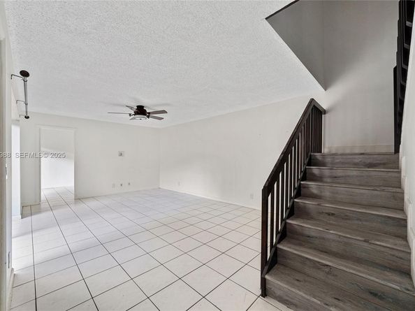 2565 Garden Ct, Cooper City FL 33026