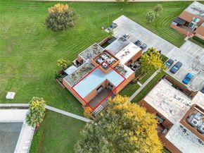 2565 Garden Ct, Cooper City FL 33026