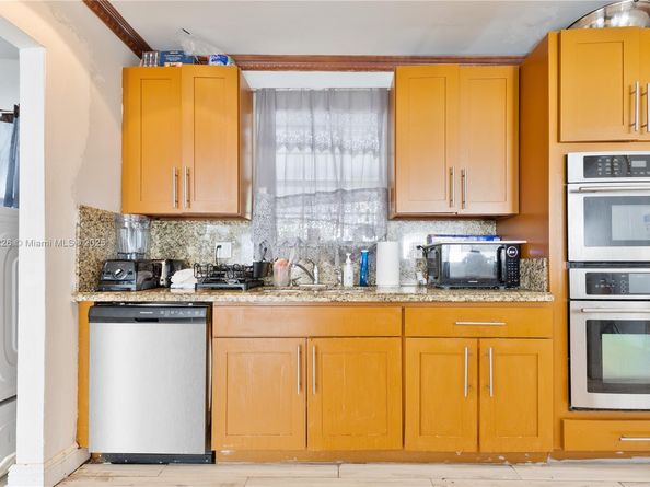 740 N 73rd Ter, Hollywood FL 33024