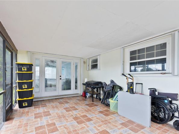 740 N 73rd Ter, Hollywood FL 33024