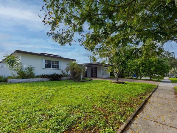 740 N 73rd Ter, Hollywood FL 33024