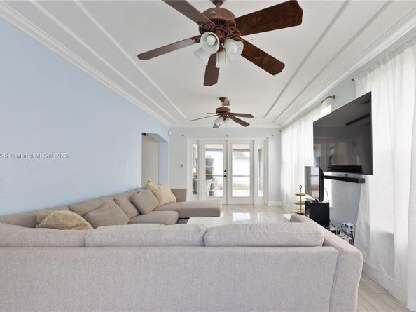 740 N 73rd Ter, Hollywood FL 33024