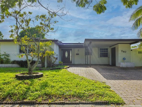 740 N 73rd Ter, Hollywood FL 33024
