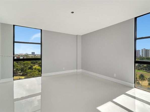 20379 W Country Club Dr 1233, Aventura FL 33180