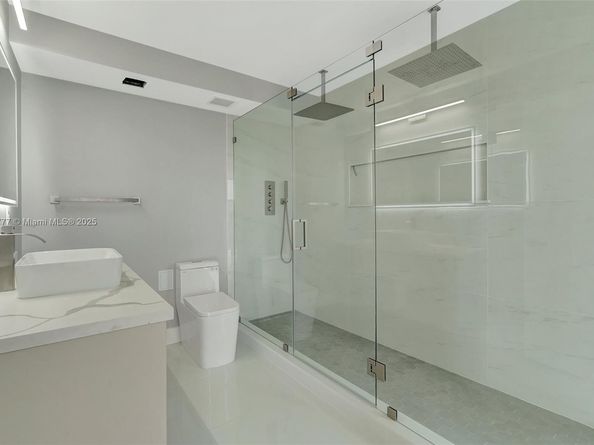 20379 W Country Club Dr 1233, Aventura FL 33180