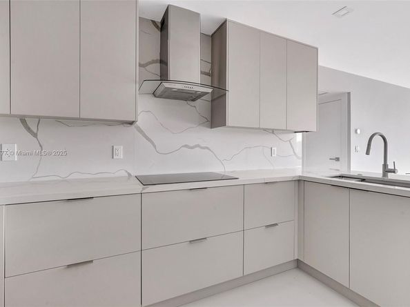 20379 W Country Club Dr 1233, Aventura FL 33180