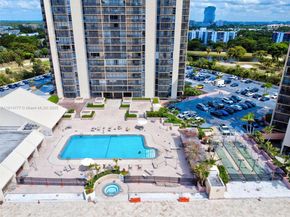 20379 W Country Club Dr 1233, Aventura FL 33180