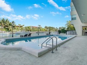 9500 W Bay Harbor Dr 7H, Bay Harbor Islands FL 33154