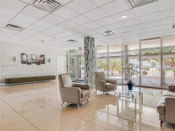 9500 W Bay Harbor Dr 7H, Bay Harbor Islands FL 33154