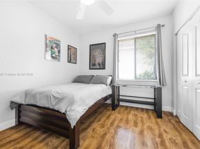 2943 Oakbrook Dr, Weston FL 33332