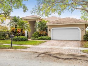 2943 Oakbrook Dr, Weston FL 33332